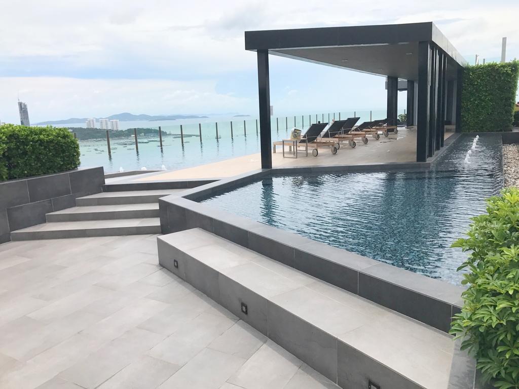 Апартаменты The Base Highfl Seaview Паттайя Экстерьер фото
